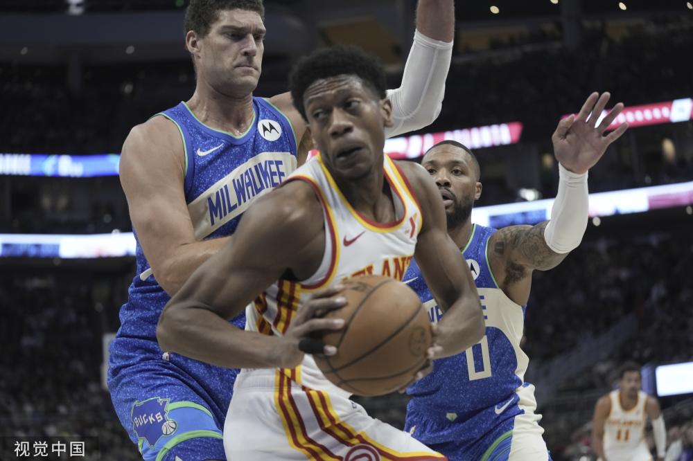 后防线球员 后防线球员